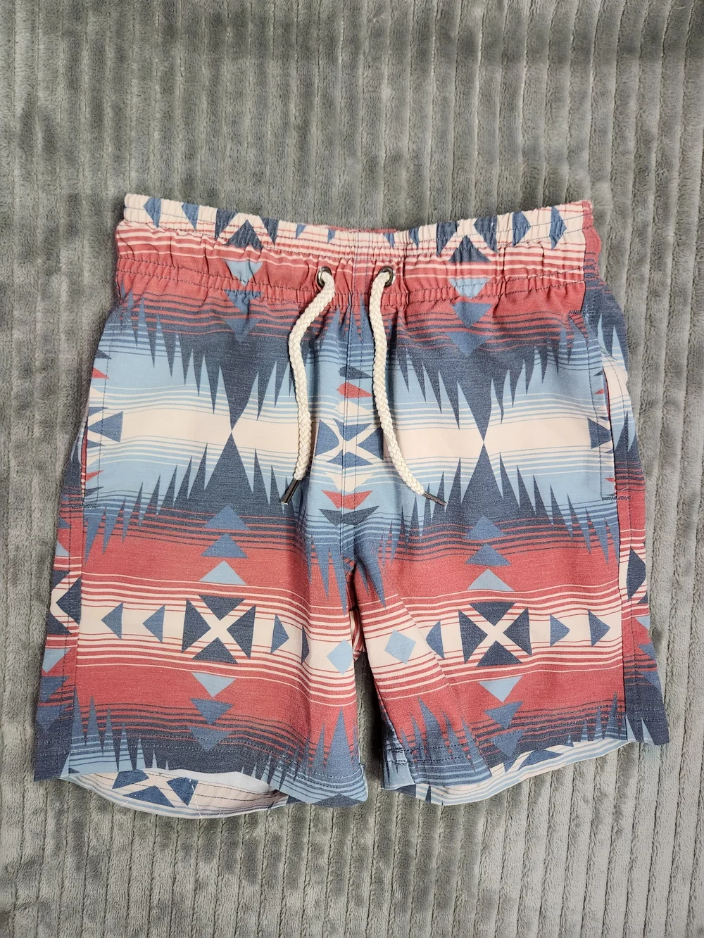 Faherty Board Beacon Shorts youth 6 Blue Southwestern Aztec Print Swim Trunks